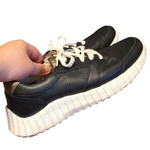 Johnston & Murphy Women's Black Leather Lace Up Sneakers Size 6